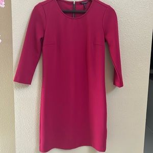 Women XS hot pink daisy fuentes dress- 95% polyester 5% spandex-gentle worn-L34-